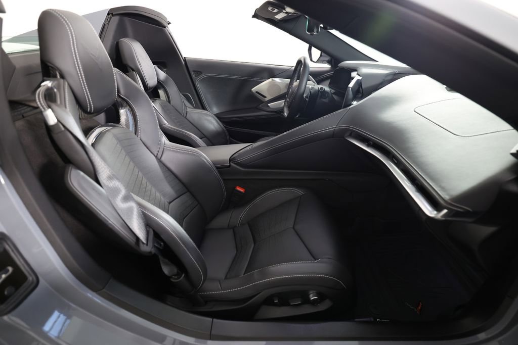 Used 2025 Chevrolet Corvette Z06 RWD image 13