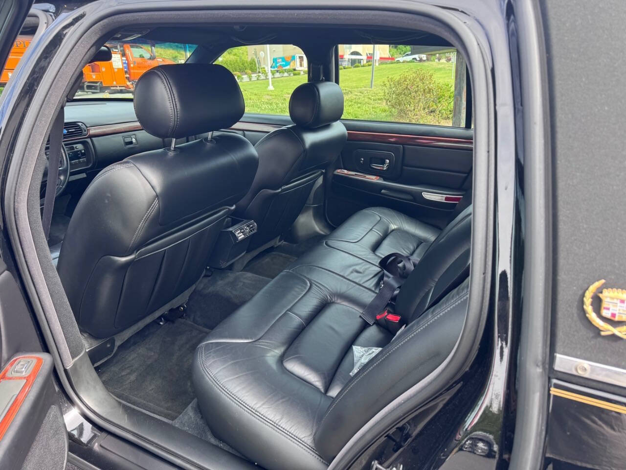 Used 1998 Cadillac De Ville FWD image 11