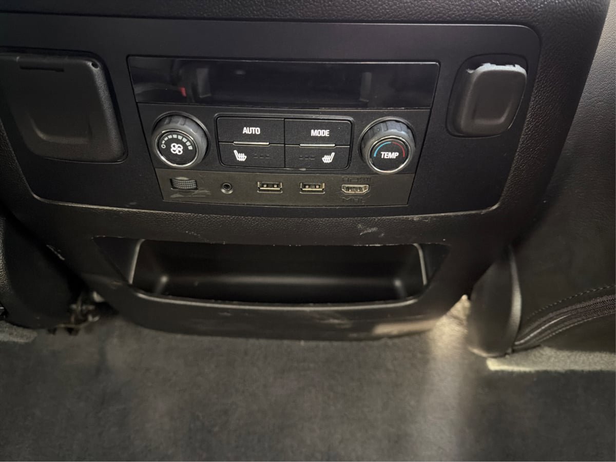 Used 2019 GMC Yukon Denali image 42