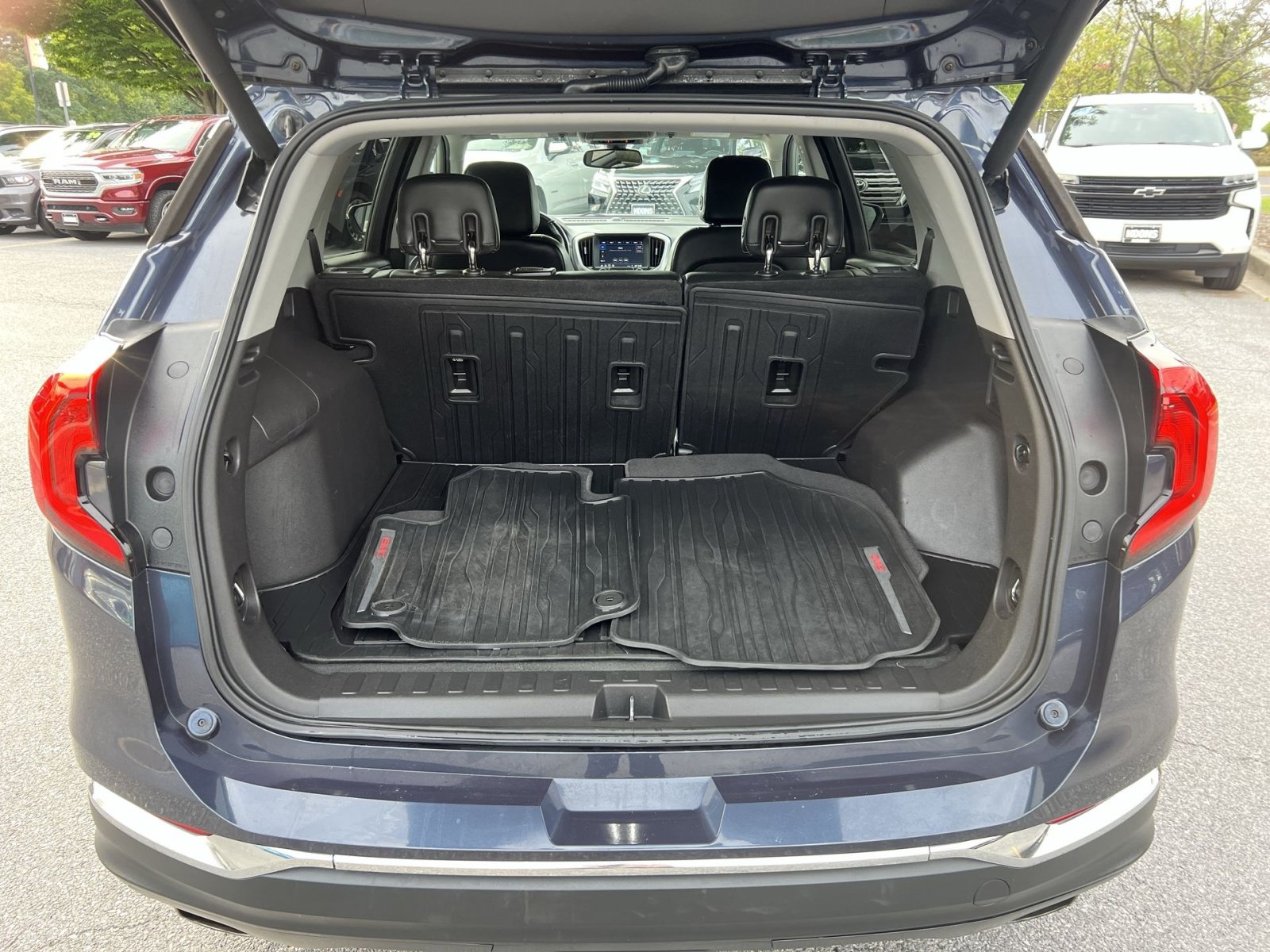 Used 2019 GMC Terrain SLT w/ Preferred Package FWD image 24