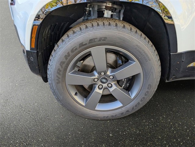 New 2025 Land Rover Defender 110 V8 image 5