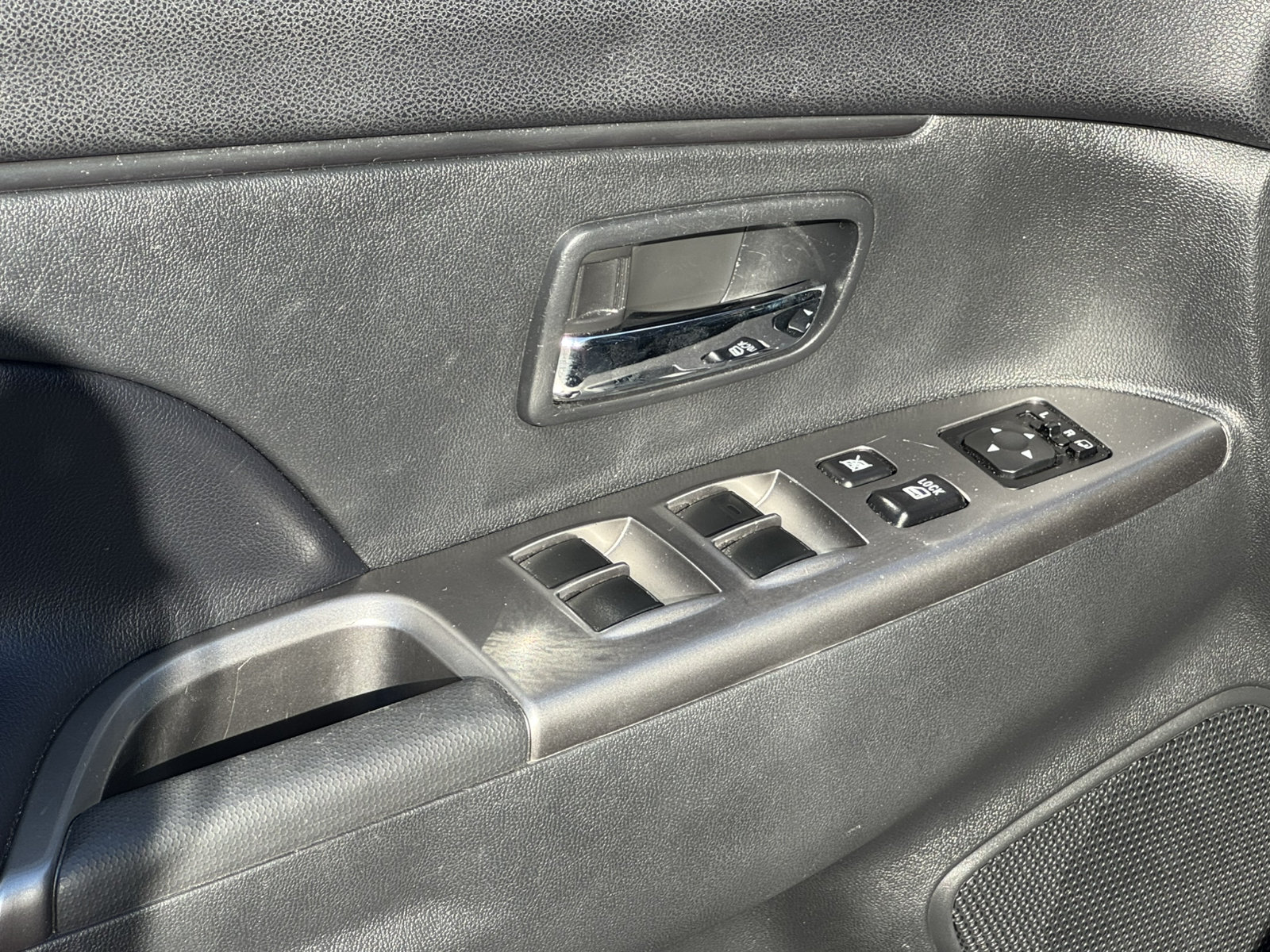 Used 2024 Mitsubishi Outlander Sport SE AWD/4WD image 11