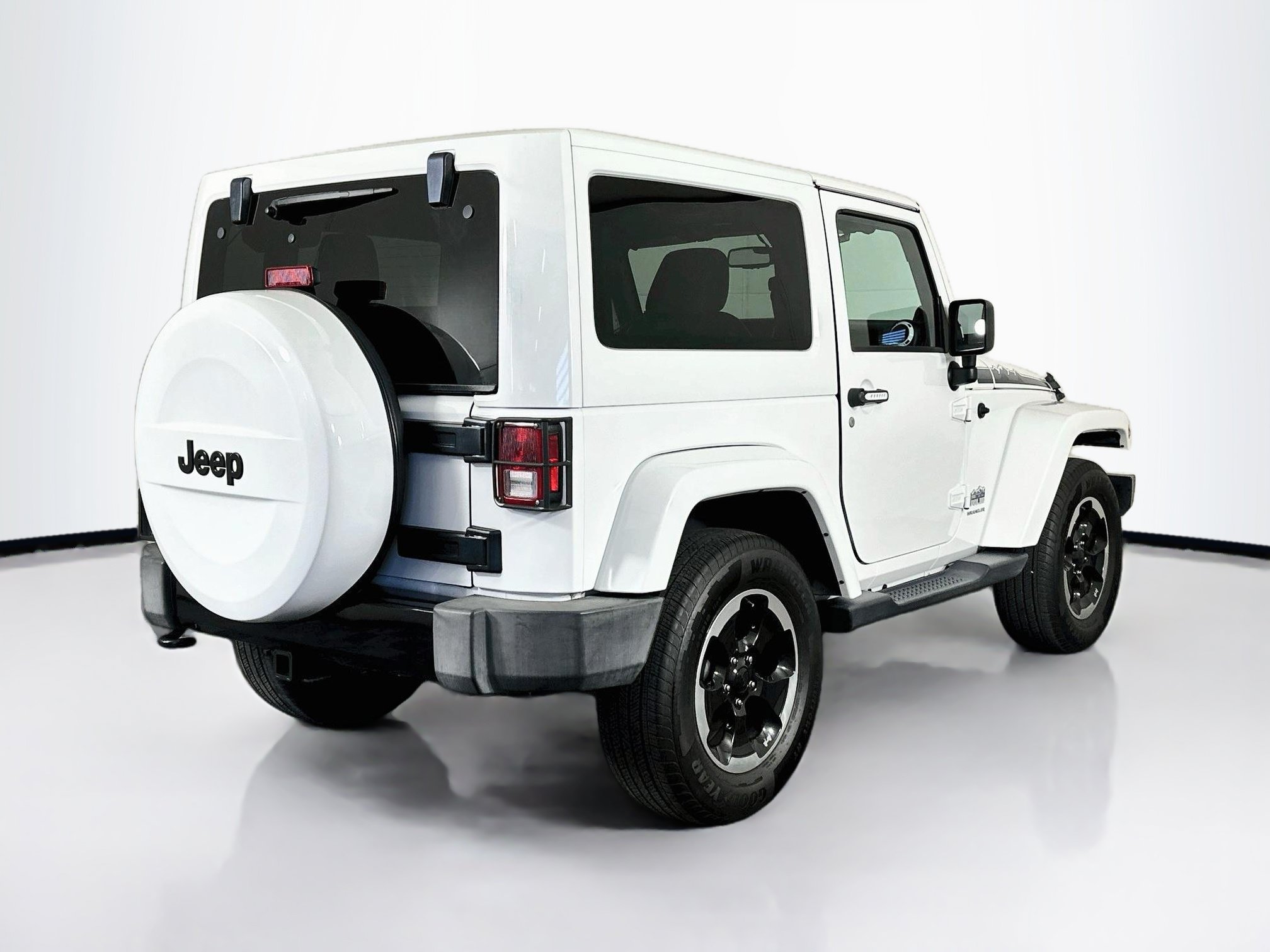 Used 2014 Jeep Wrangler Sahara AWD/4WD image 9