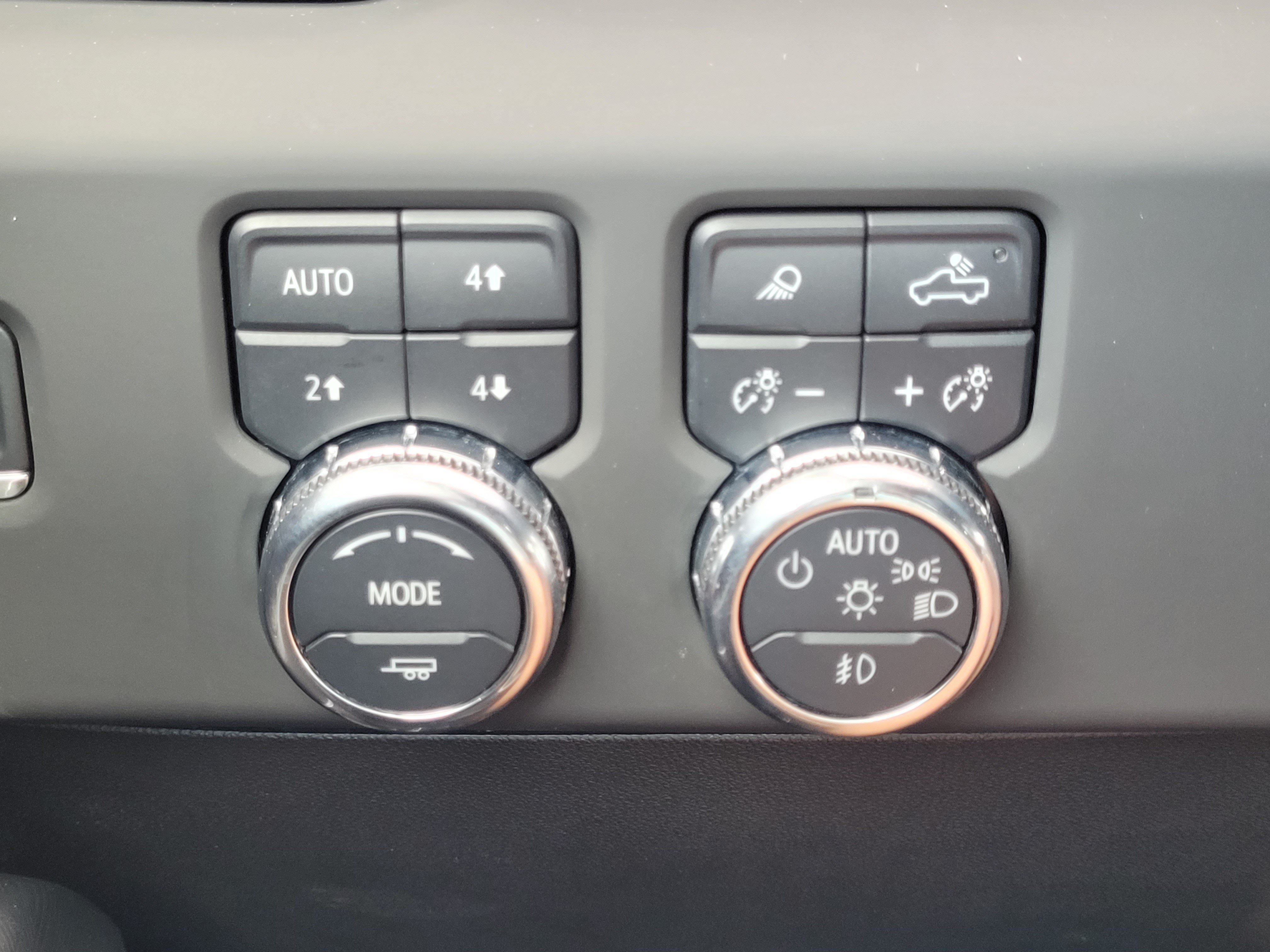 Used 2025 GMC Sierra 2500 AT4X w/ AT4X AEV Edition AWD/4WD image 18