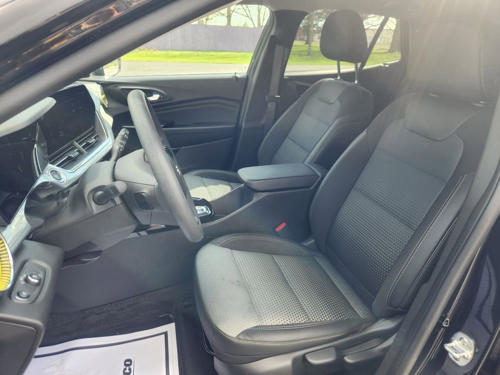 Used 2026 Chevrolet Trax LT FWD image 24