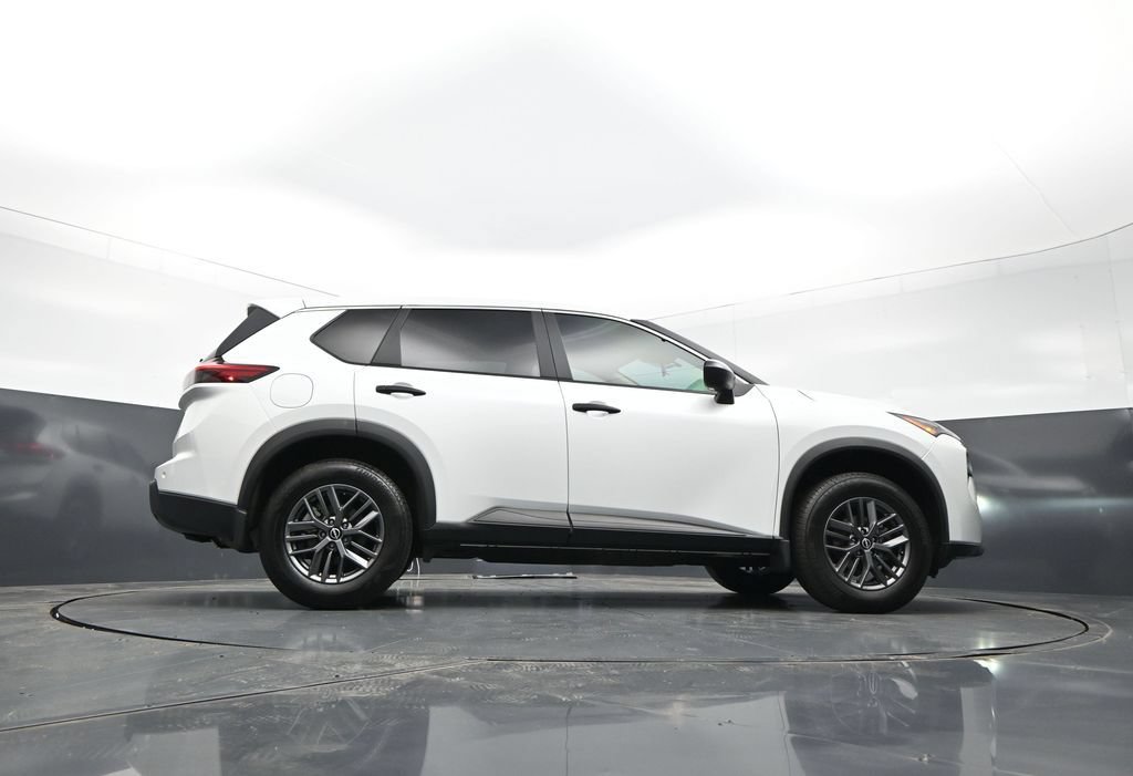 Certified 2025 Nissan Rogue S FWD image 25