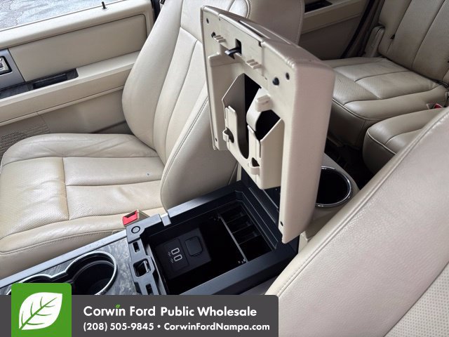 Used 2017 Ford Expedition Limited w/ Equipment Group 301A AWD/4WD image 24