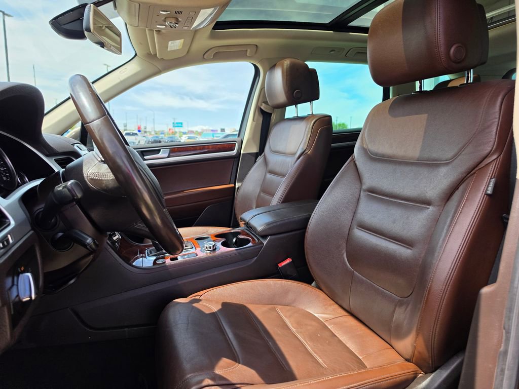 Used 2014 Volkswagen Touareg VR6 AWD/4WD image 10