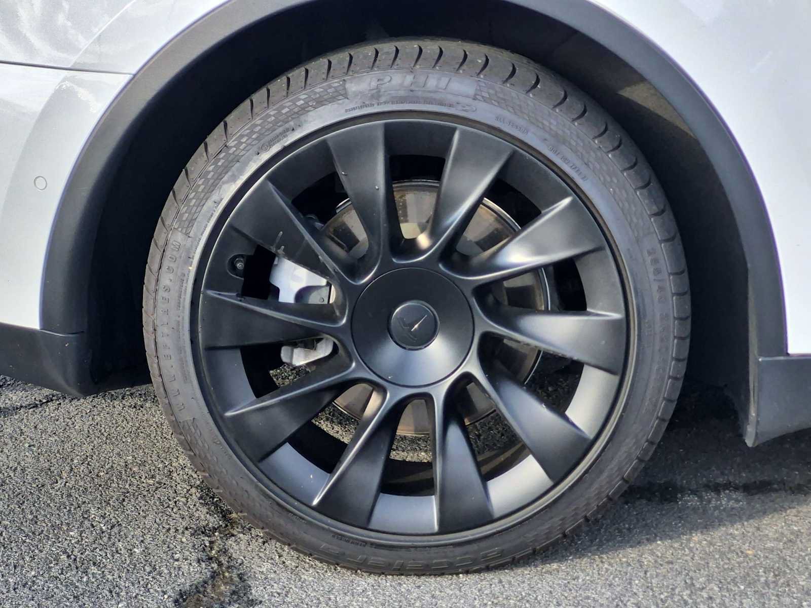 Used 2021 Tesla Model Y Long Range AWD/4WD image 14