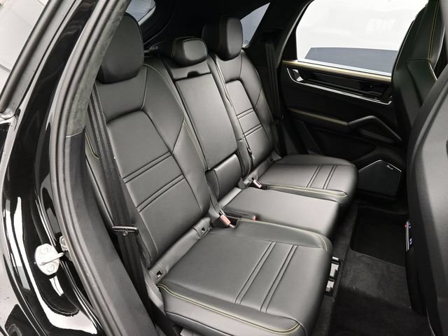 New 2026 Porsche Cayenne Turbo AWD/4WD image 21