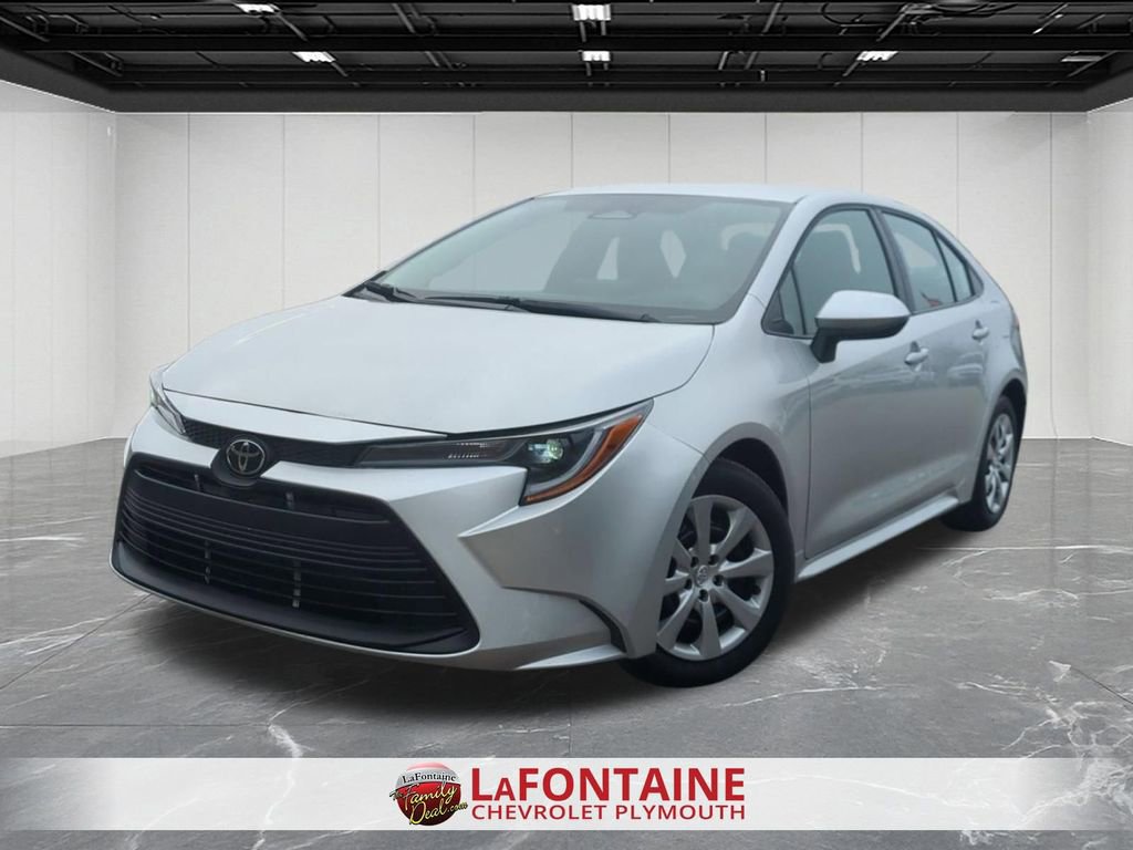 Used 2025 Toyota Corolla LE image 1
