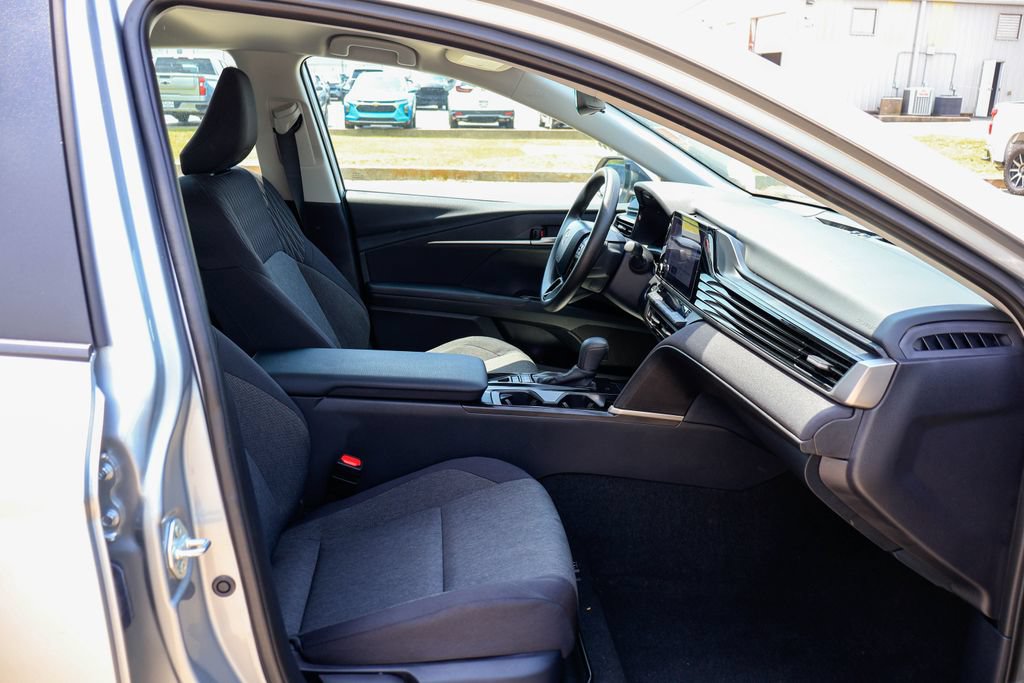 Used 2026 Toyota Camry LE FWD image 10