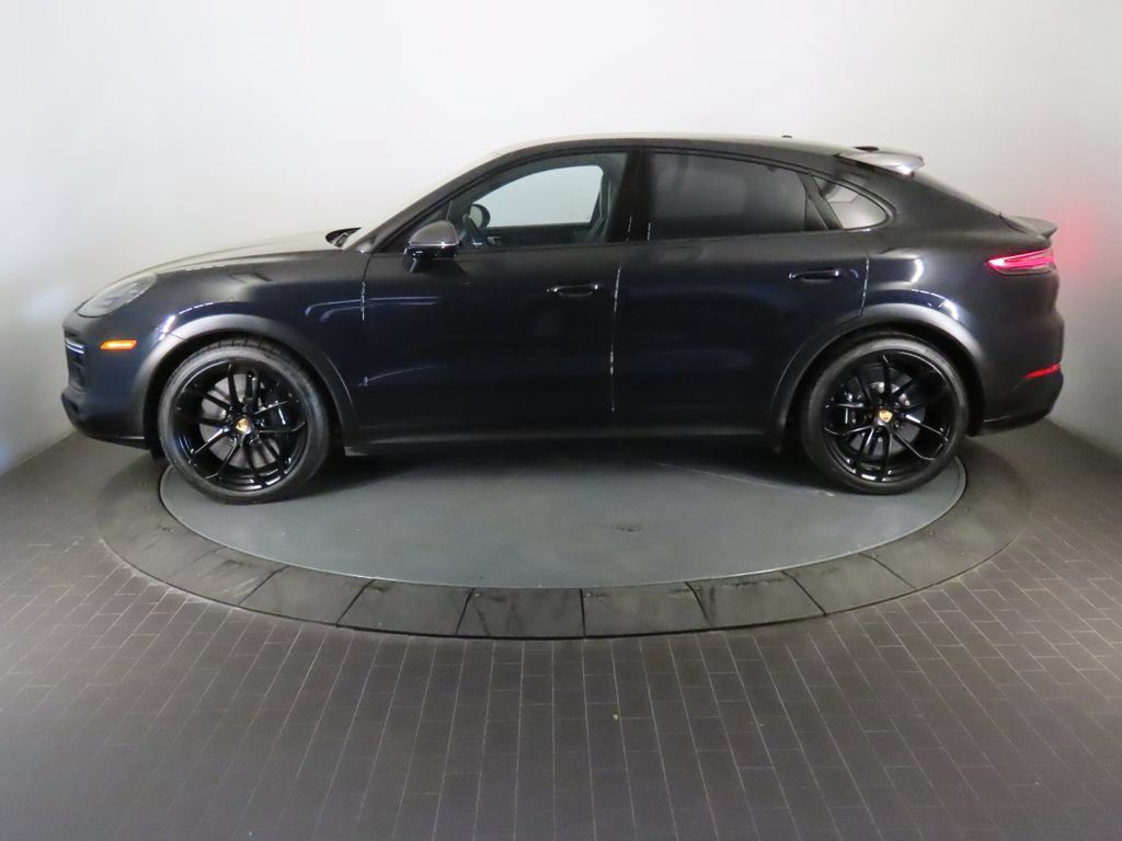 Certified 2022 Porsche Cayenne Turbo GT AWD/4WD image 2