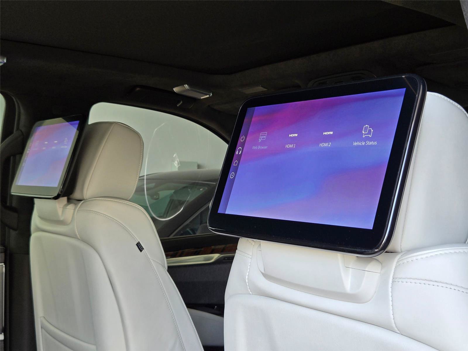 New 2026 Cadillac Escalade ESV Platinum Sport w/ LPO, Floor Liner Package AWD/4WD image 31