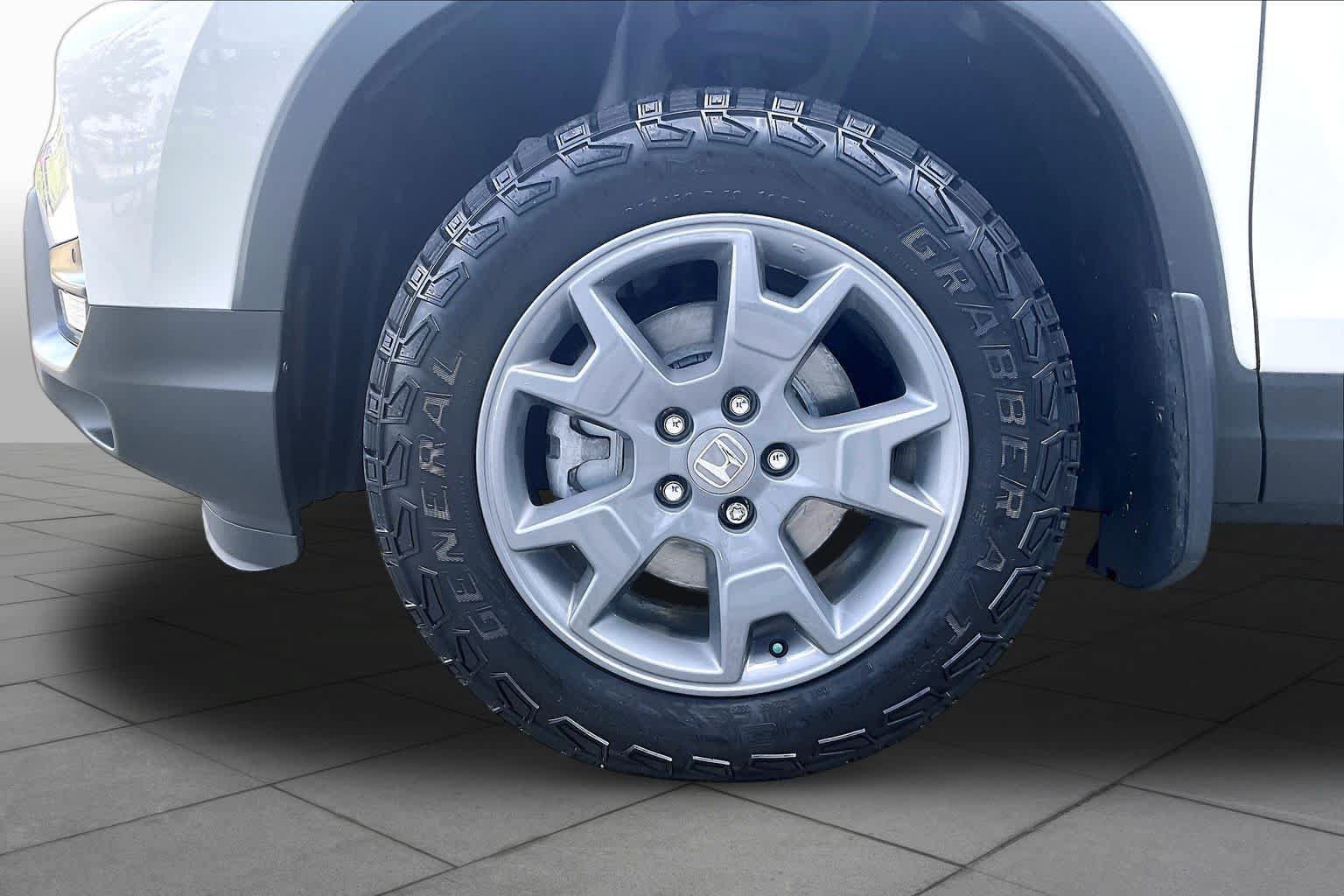 Used 2024 Honda Passport TrailSport image 11