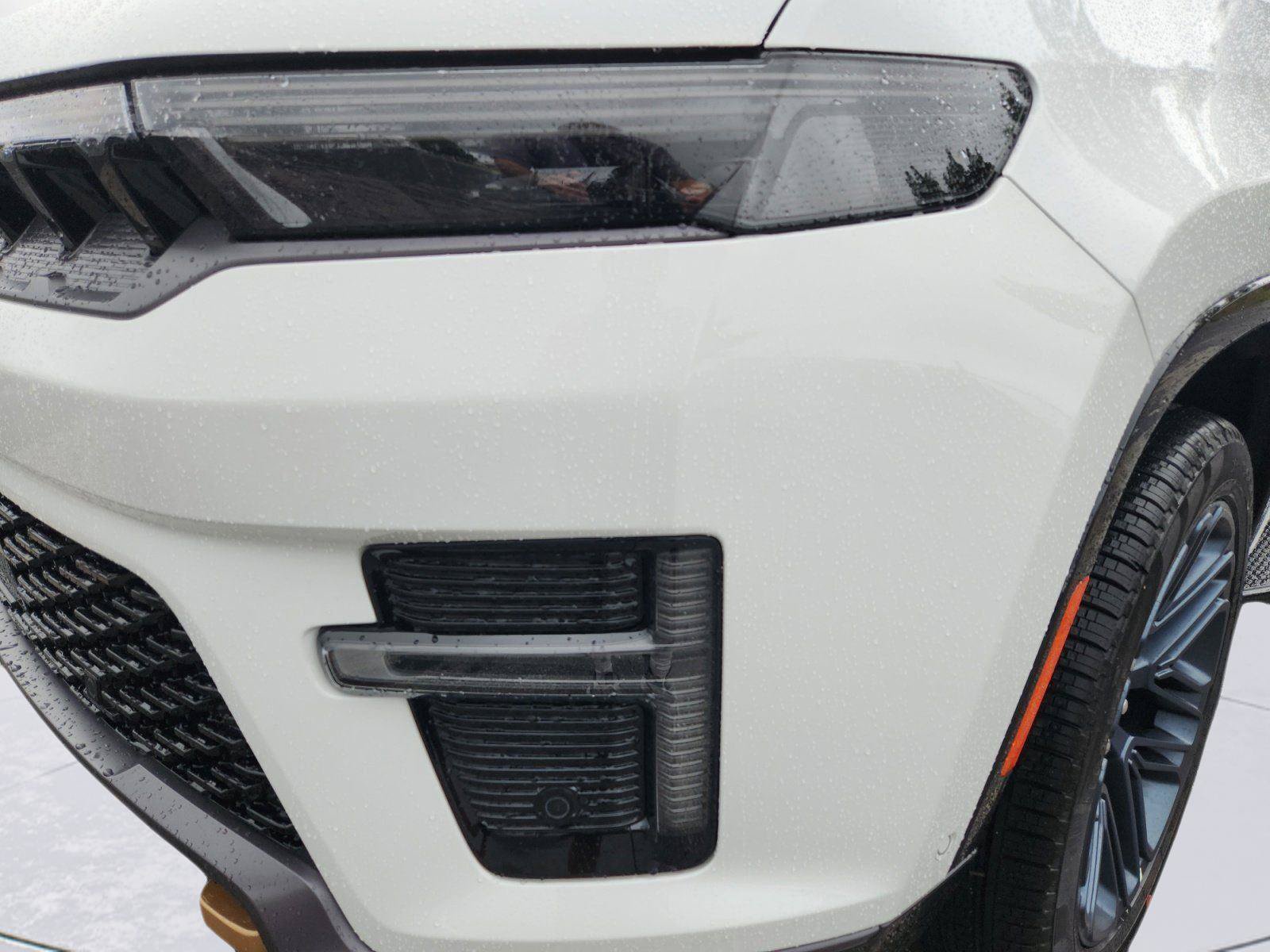 New 2026 Jeep Grand Wagoneer 4WD image 9