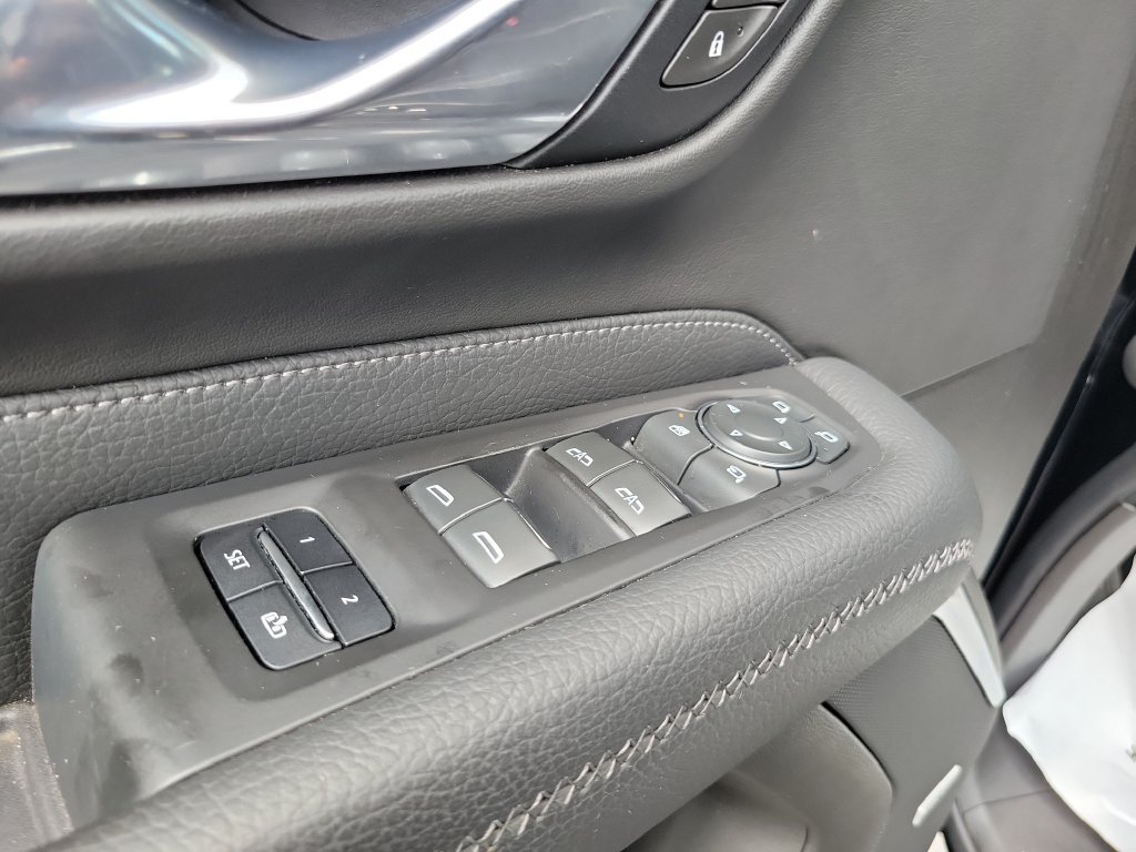 Used 2021 GMC Yukon Denali w/ Denali Premium Package RWD image 23