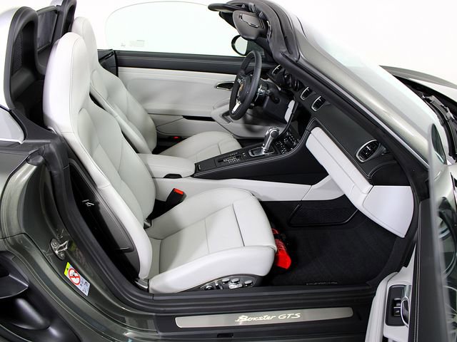 Certified 2025 Porsche 718 Boxster GTS RWD image 21