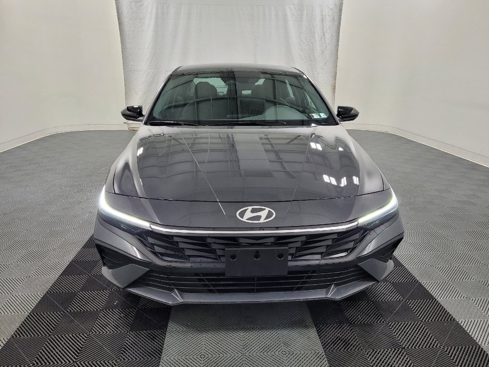 Used 2025 Hyundai Elantra Sport FWD image 14