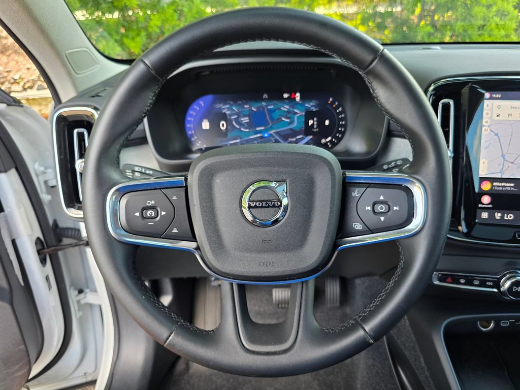 Used 2026 Volvo XC40 B5 Plus AWD/4WD image 22