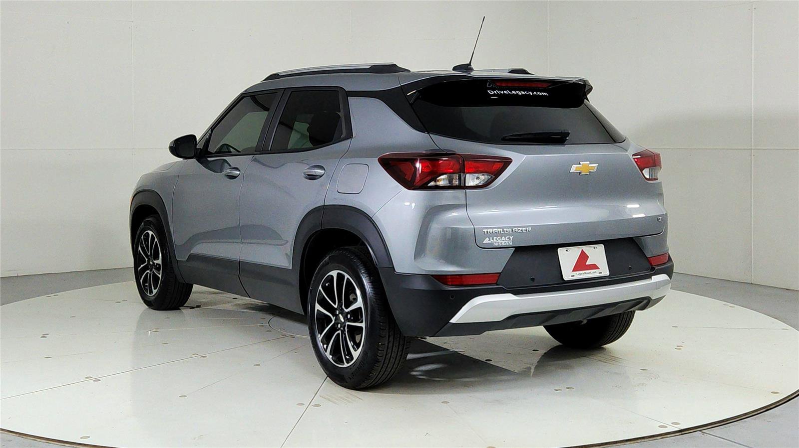 Used 2024 Chevrolet TrailBlazer LT w/ Driver Confidence Package image 5