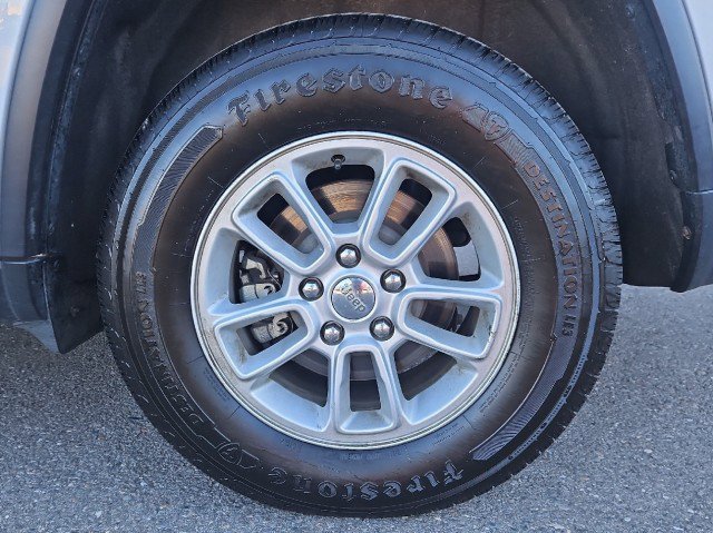 Used 2018 Jeep Grand Cherokee Laredo image 24