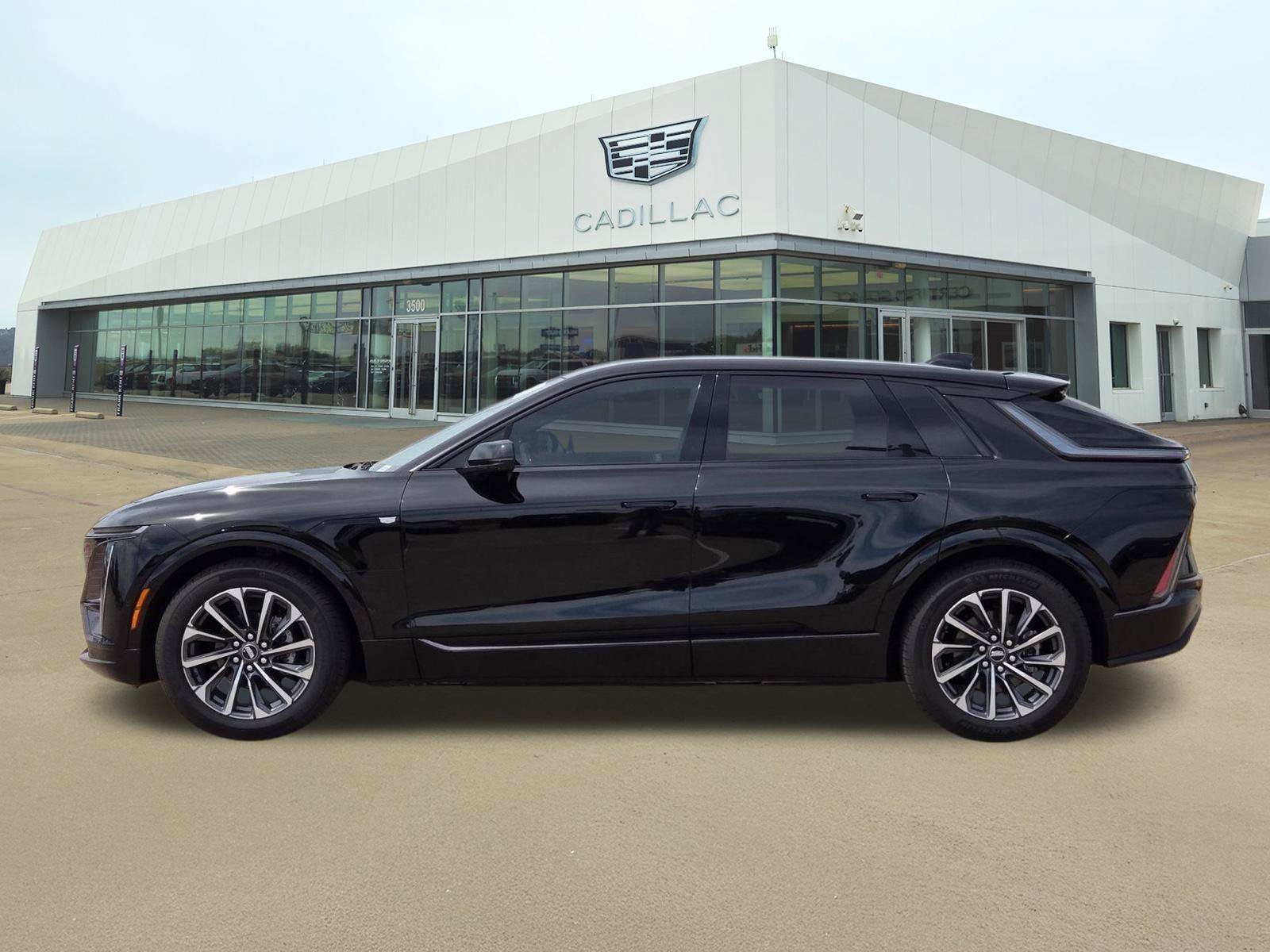 New 2026 Cadillac Lyriq Premium Luxury AWD/4WD image 3
