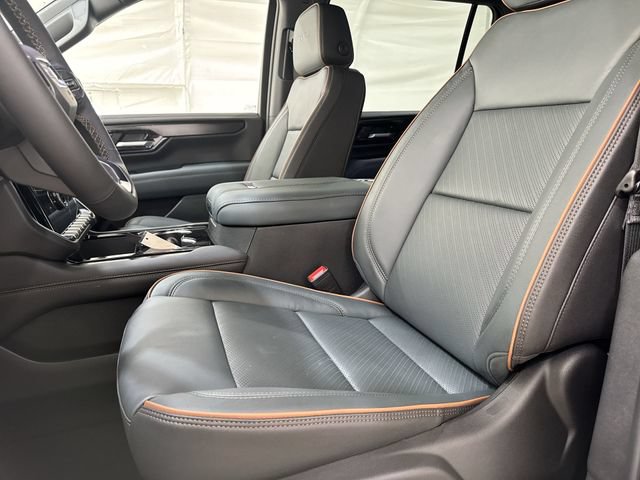New 2026 GMC Yukon XL AT4 w/ LPO, Floor Liner Package AWD/4WD image 19