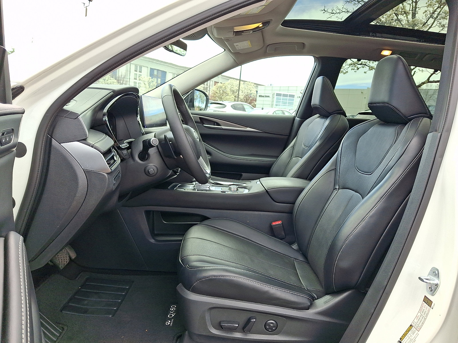 Certified 2023 INFINITI QX60 Luxe w/ Cargo Package AWD/4WD image 14