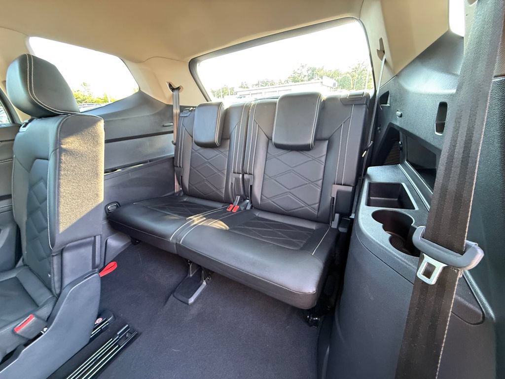 Used 2025 Volkswagen Atlas SE AWD/4WD image 24