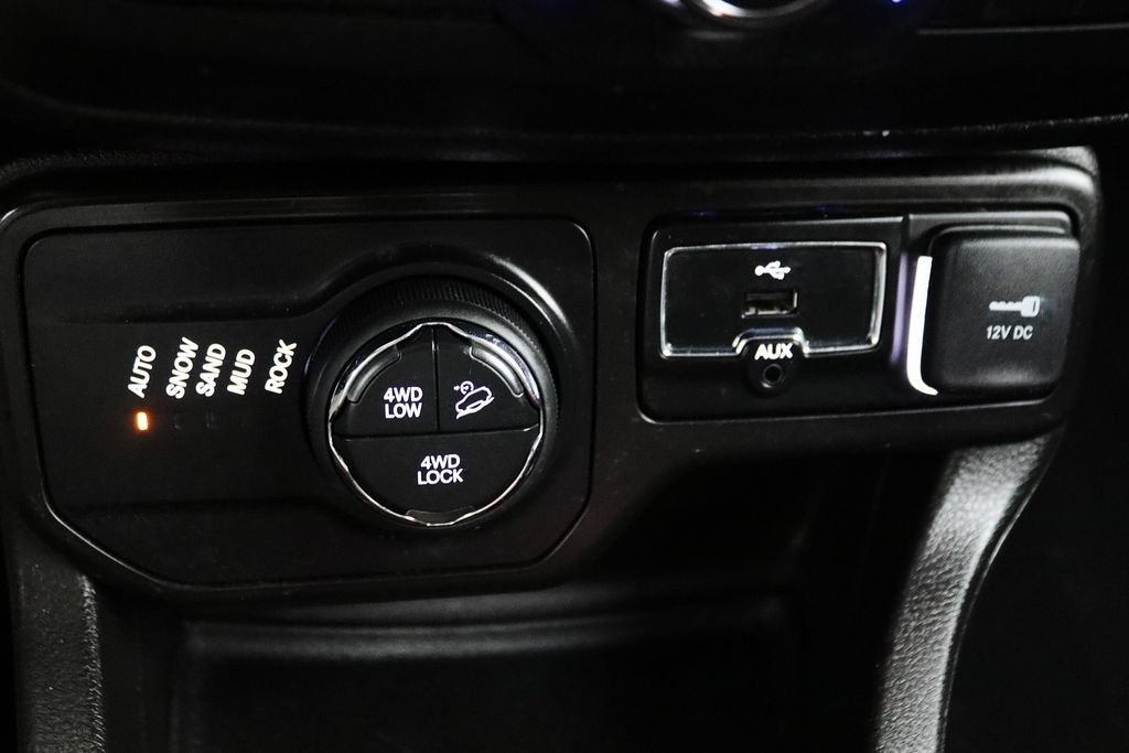 Used 2020 Jeep Renegade Trailhawk w/ Cold Weather Group AWD/4WD image 24