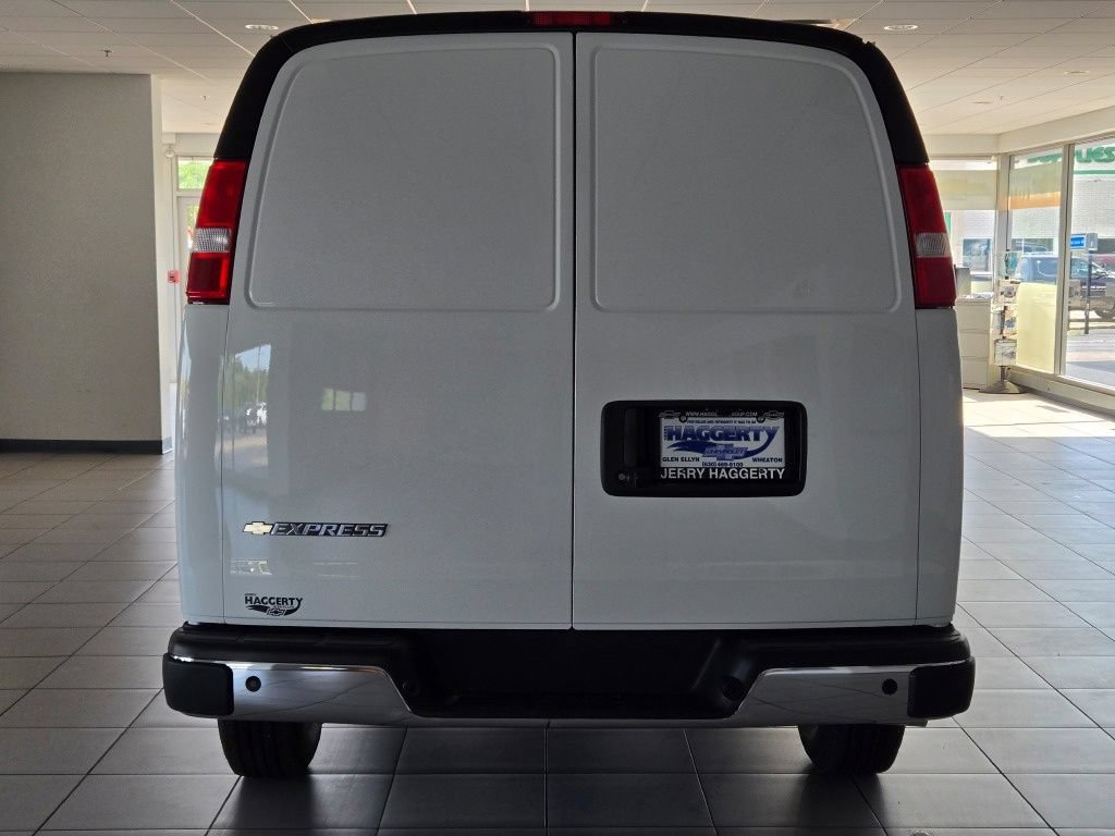 New 2026 Chevrolet Express 2500 Extended w/ Driver Convenience Package RWD image 10