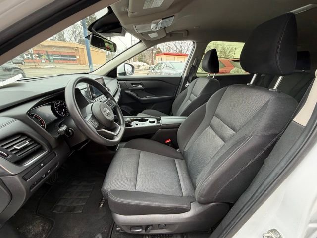 Used 2024 Nissan Rogue SV image 9