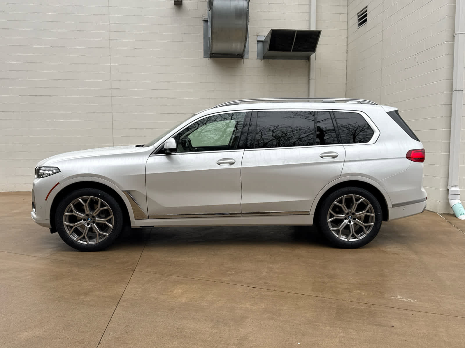 Certified 2021 BMW X7 xDrive40i w/ Cold Weather Package AWD/4WD image 5
