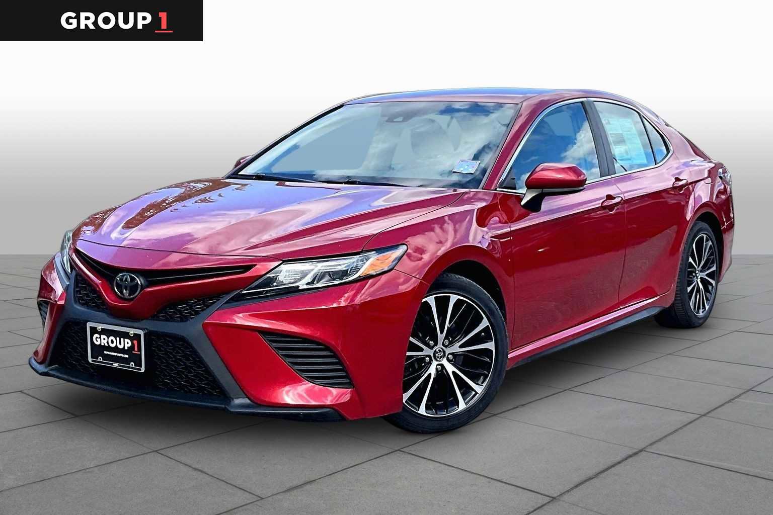 Used 2019 Toyota Camry SE FWD image 1