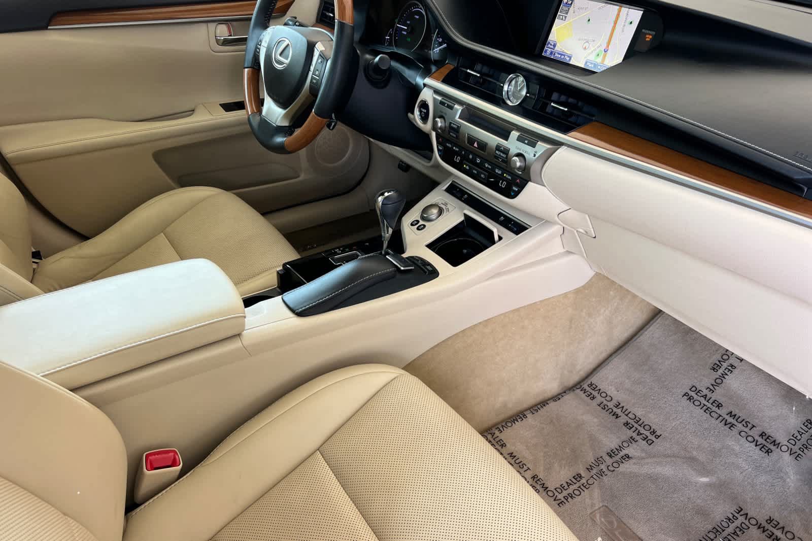 Used 2014 Lexus ES 300h w/ Premium Package w/Bamboo Trim FWD image 16