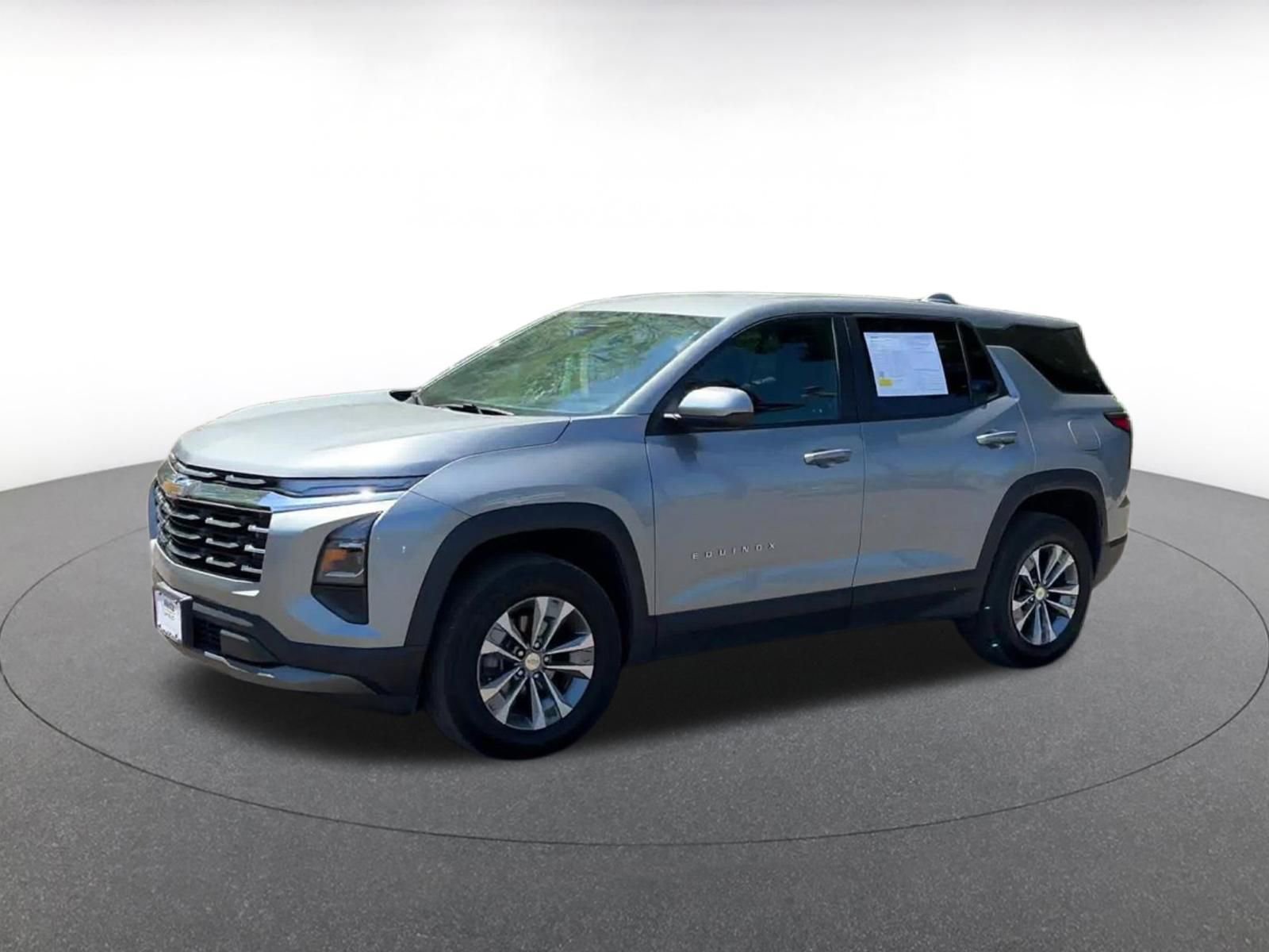 Used 2025 Chevrolet Equinox LT FWD image 7