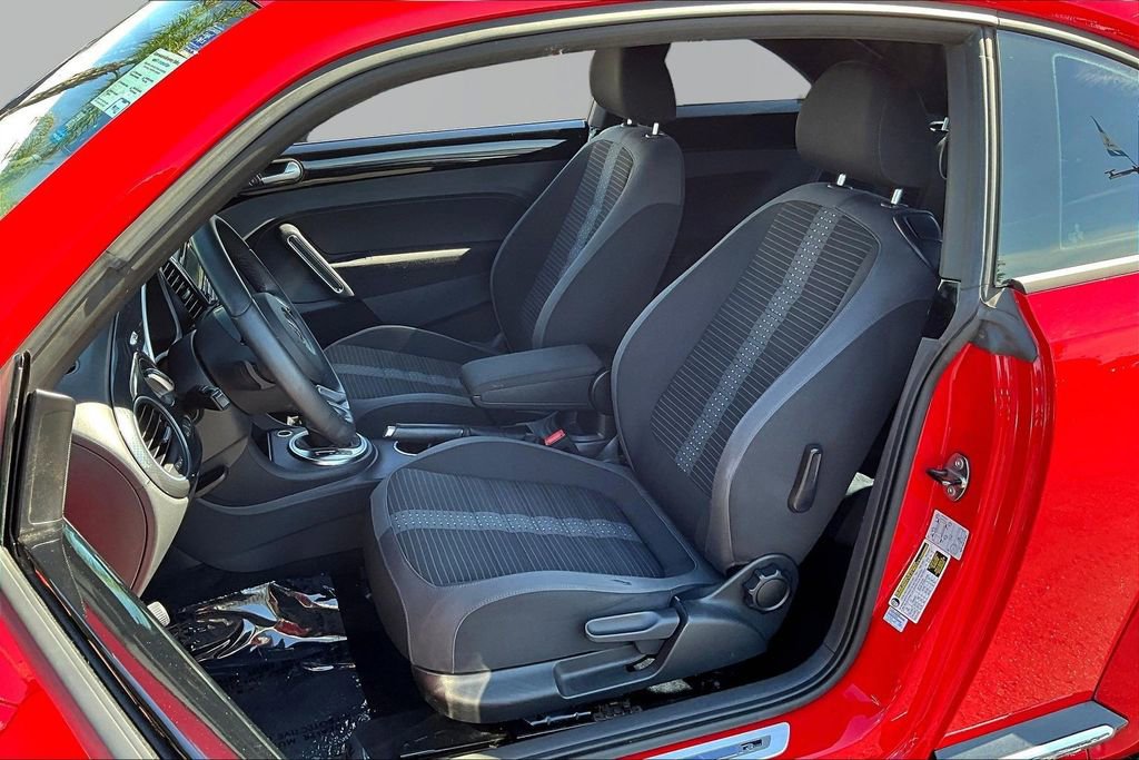 Used 2014 Volkswagen Beetle R-Line image 18