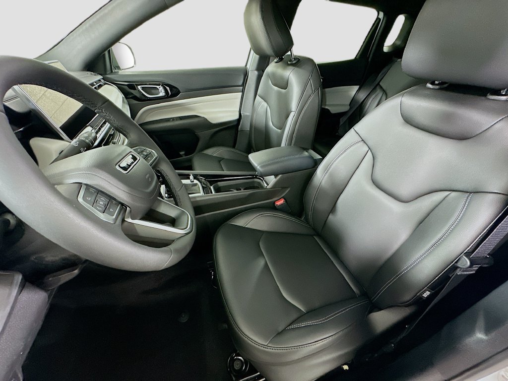 New 2026 Jeep Compass Limited AWD/4WD image 13