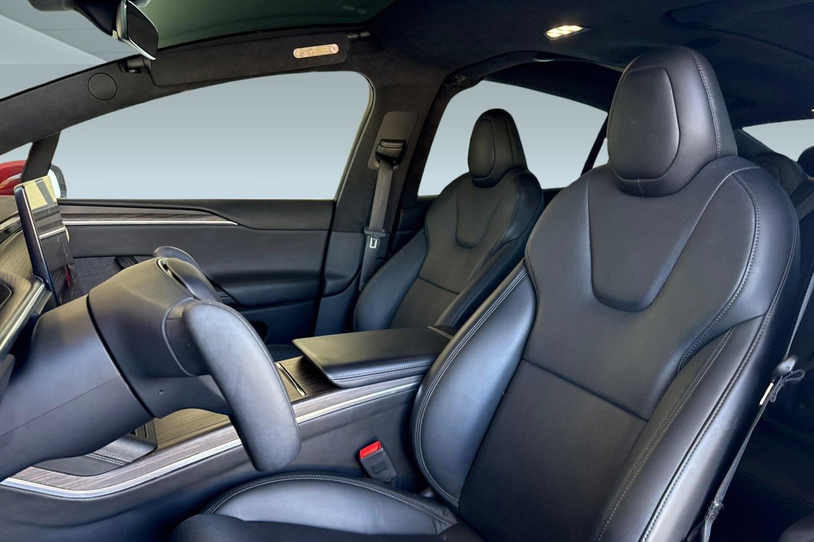 Used 2022 Tesla Model X image 19