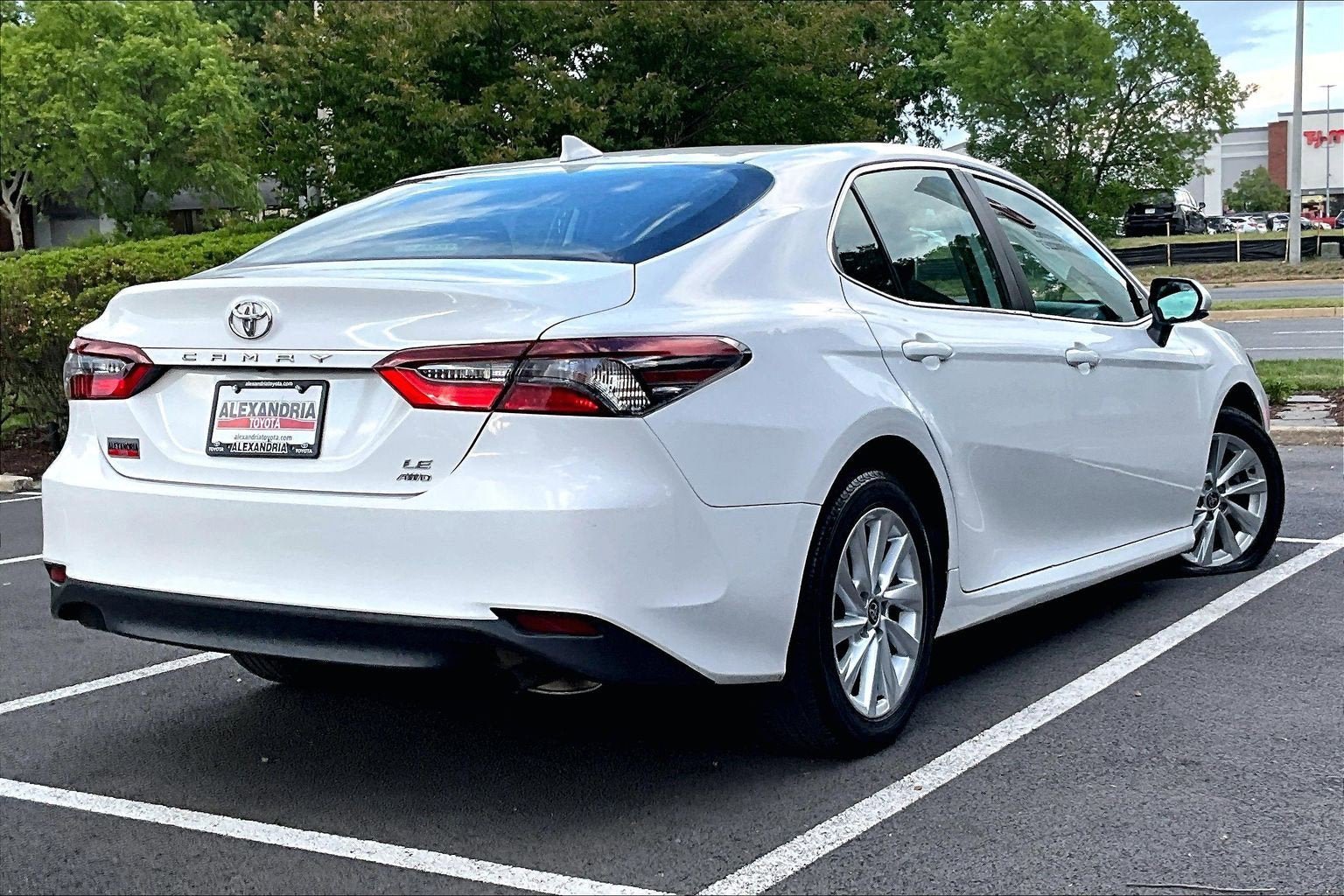 Used 2022 Toyota Camry LE AWD/4WD image 12