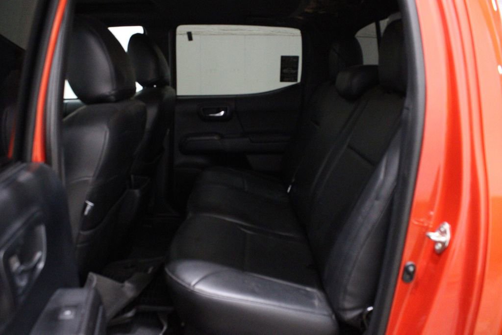 Used 2016 Toyota Tacoma TRD Sport image 13