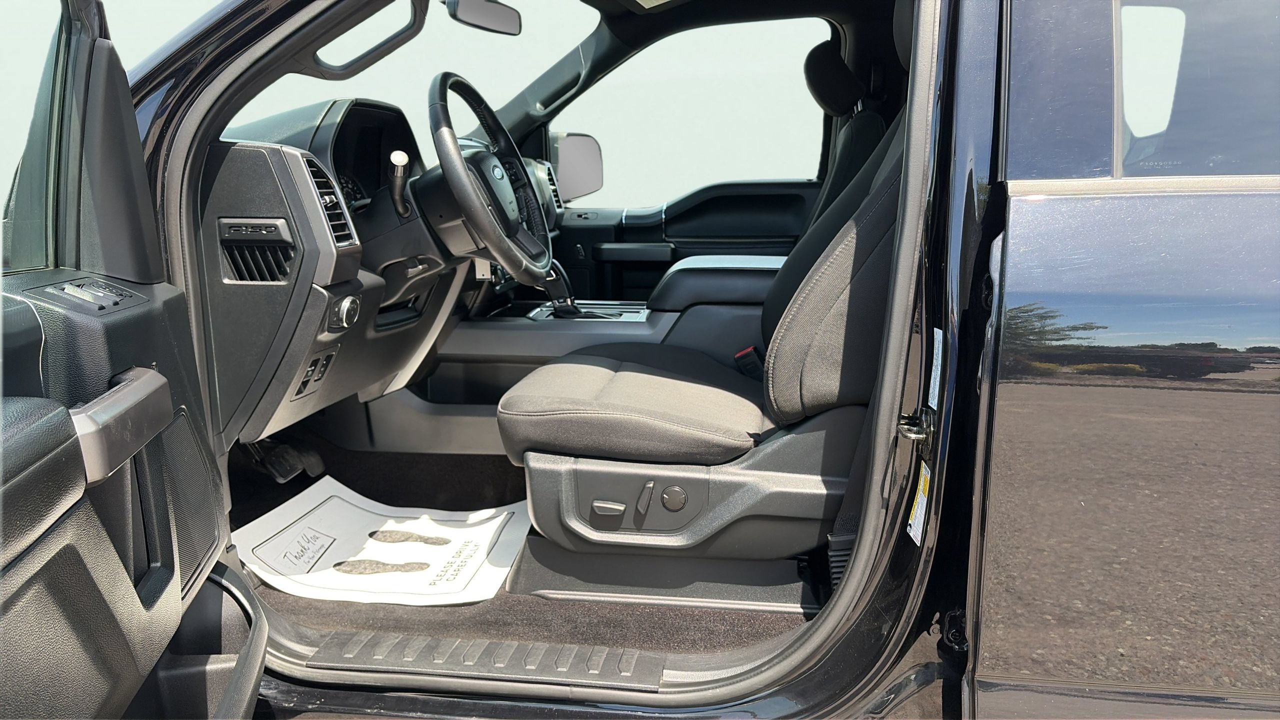 Used 2019 Ford F150 XLT w/ Equipment Group 302A Luxury AWD/4WD image 12