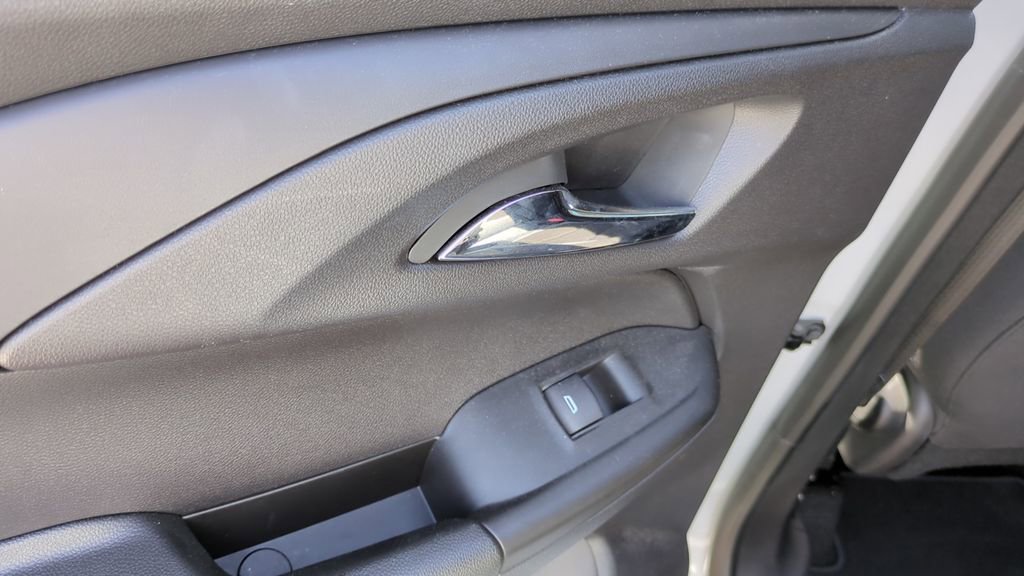 Used 2025 Chevrolet TrailBlazer LS w/ LS Convenience Package image 14