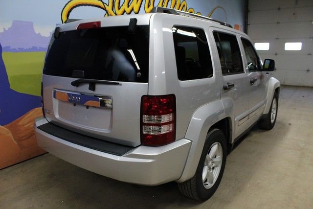 Used 2010 Jeep Liberty Limited image 4