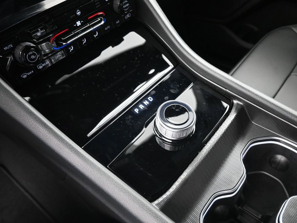 New 2025 Jeep Grand Cherokee L Limited w/ Black Appearance Package image 9