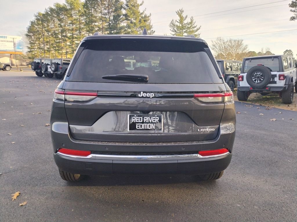 New 2025 Jeep Grand Cherokee Laredo image 6