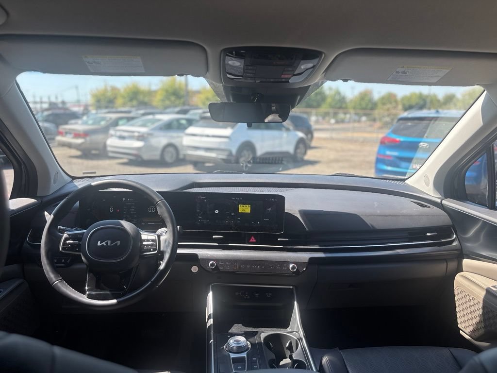 Used 2026 Kia Carnival LXS FWD image 25