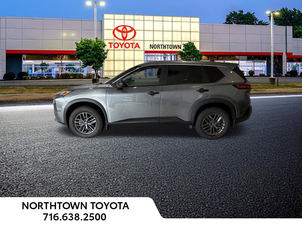 Used 2023 Nissan Rogue S image 2