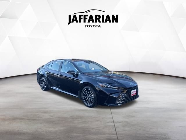 Used 2025 Toyota Camry Hybrid image 1